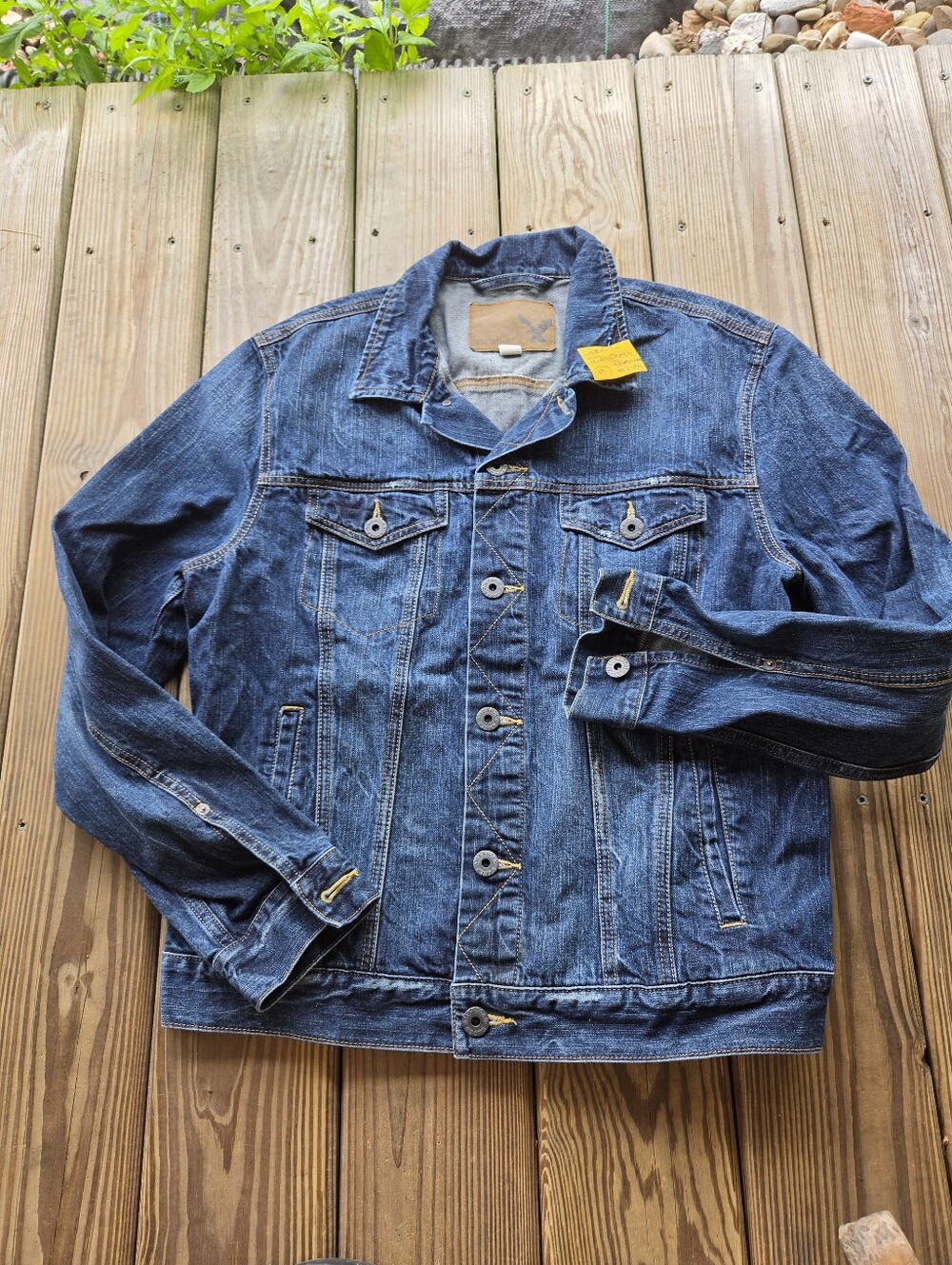 American Eagle Medium Wash Denim Trucker Jacket Size L